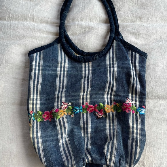 Large embroidered tote bag from Mexico - Picture 3 of 3